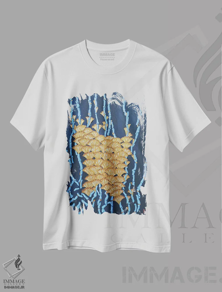 تیشرت طرح دار مرجان های آبی و گل های طلایی، دکور آسیایی اثر بریت بردال نیلسن | immage.ir