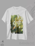 تیشرت سفید طرح دار زندگی در باغ، مدیوم اثر بروس ناوراکه | immage.ir