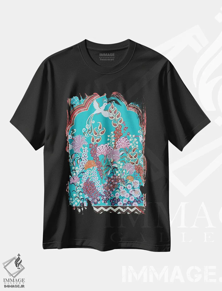 تیشرت مشکی طرح دار باغ بهشتی هندی در تابستان، دکور آسیایی اثر بریت بردال نیلسن | immage.ir