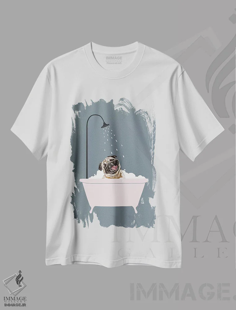 تیشرت سفید طرح دار پاگ خندان در حال لذت بردن از حمام کف، هنر دیجیتال اثر بگ نوز ورک | immage.ir
