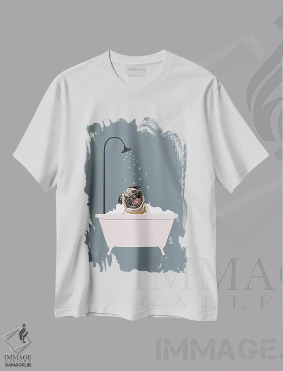 تیشرت سفید طرح دار پاگ خندان در حال لذت بردن از حمام کف، هنر دیجیتال اثر بگ نوز ورک | immage.ir