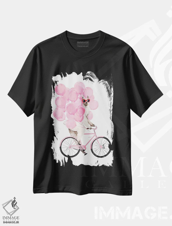 تیشرت مشکی طرح دار لاما با بادکنک های صورتی، هنر دیجیتال اثر بگ نوز ورک | immage.ir
