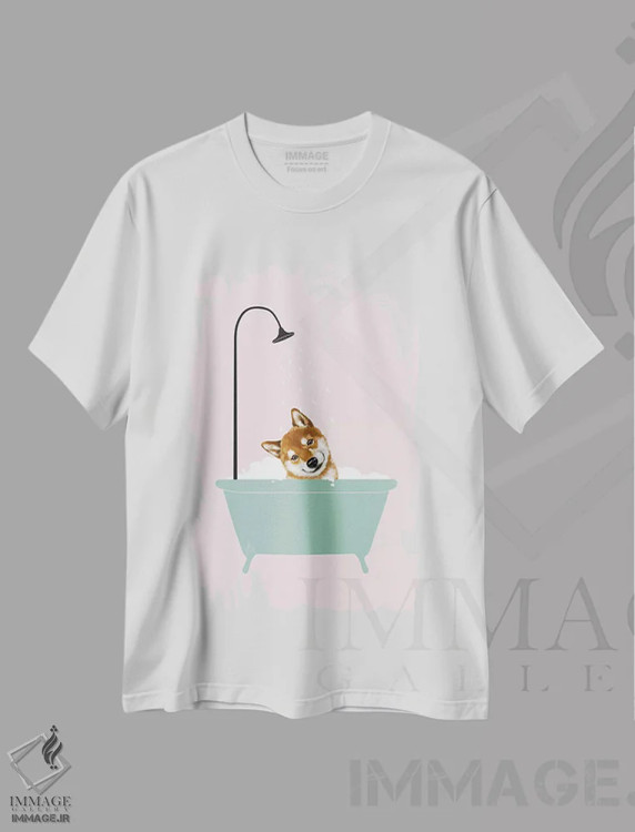 تیشرت سفید طرح دار شیبا اینو در حال لذت بردن از حمام کف آلود، هنر دیجیتال اثر بگ نوز ورک | فروشگاه ایماژ