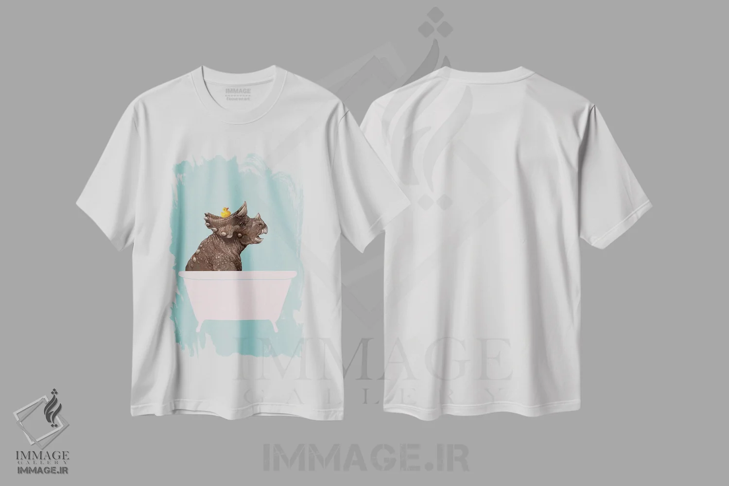 تیشرت سفید طرح دار تریسراتوپس در وان حمام، هنر دیجیتال اثر بگ نوز ورک | فروشگاه ایماژ