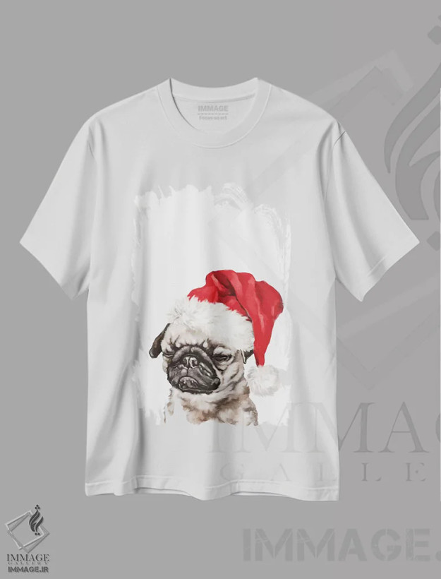 تیشرت سفید طرح دار پاگ در حال مدیتیشن کریسمسی، حیوانات کریسمسی اثر بگ نوز ورک | فروشگاه ایماژ