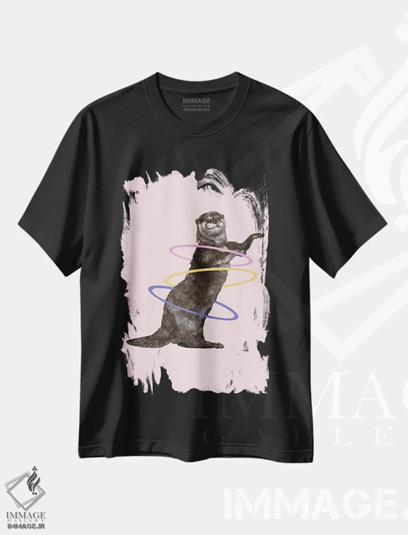 تیشرت مشکی طرح دار سمور در حال حلقه زدن هولا در رنگ صورتی، هنر دیجیتال اثر بگ نوز ورک | فروشگاه ایماژ