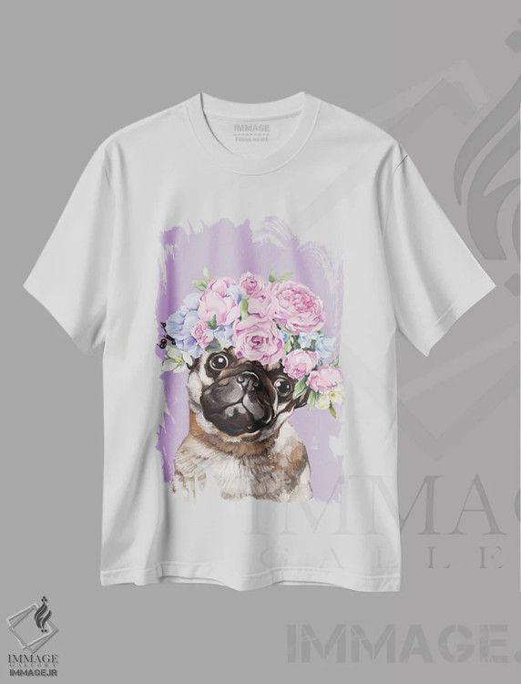 تیشرت سفید طرح دار پاگ زیبا با تاج گل به رنگ یاسی، هنر دیجیتال اثر بگ نوز ورک | immage.ir