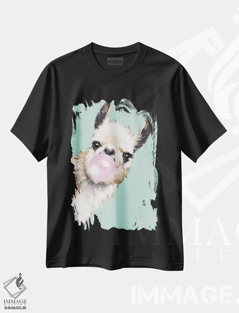 تیشرت مشکی طرح دار لامای شیطان که آدامس بادکنکی در رنگ سبز فوت می کند، تزئینی اثر بگ نوز ورک | فروشگاه ایماژ