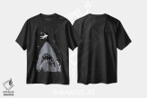 تیشرت مشکی طرح دار فضانورد با فک ها روبرو می شود، تزئینی اثر بگ نوز ورک | فروشگاه ایماژ