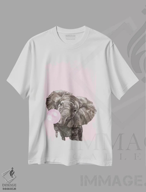 تیشرت سفید طرح دار فیل با آدامس بادکنکی در رنگ صورتی، هنر دیجیتال اثر بگ نوز ورک | فروشگاه ایماژ