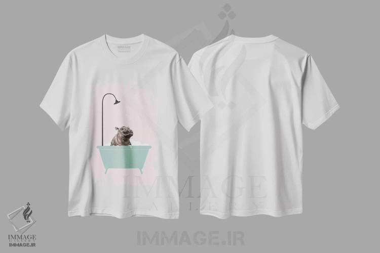 تیشرت سفید طرح دار اسب آبی در وان حمام، هنر دیجیتال اثر بگ نوز ورک | immage.ir