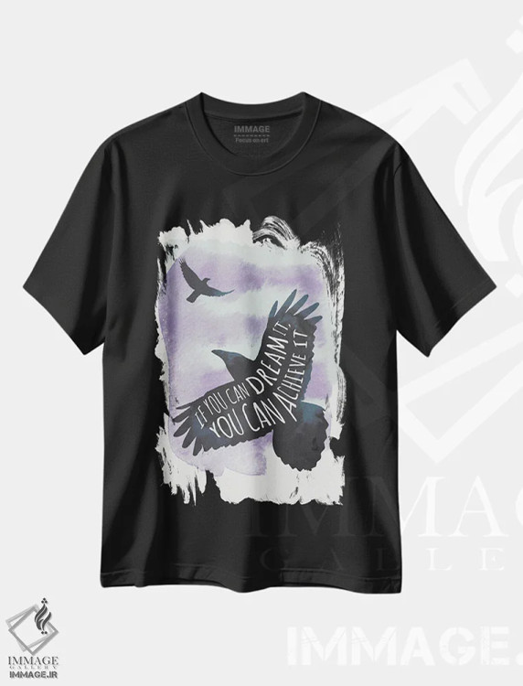 تیشرت مشکی طرح دار Achieve It,رویاپردازی کن، به دستش آور، دکور کلبه و لژ اثر ۳۳ استخوان شکسته | فروشگاه ایماژ