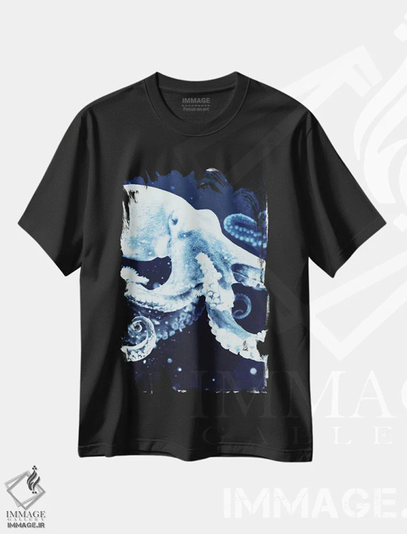 تیشرت مشکی طرح دار اختاپوس نیلی، دکور ساحلی اثر ۳۳ استخوان شکسته | فروشگاه ایماژ