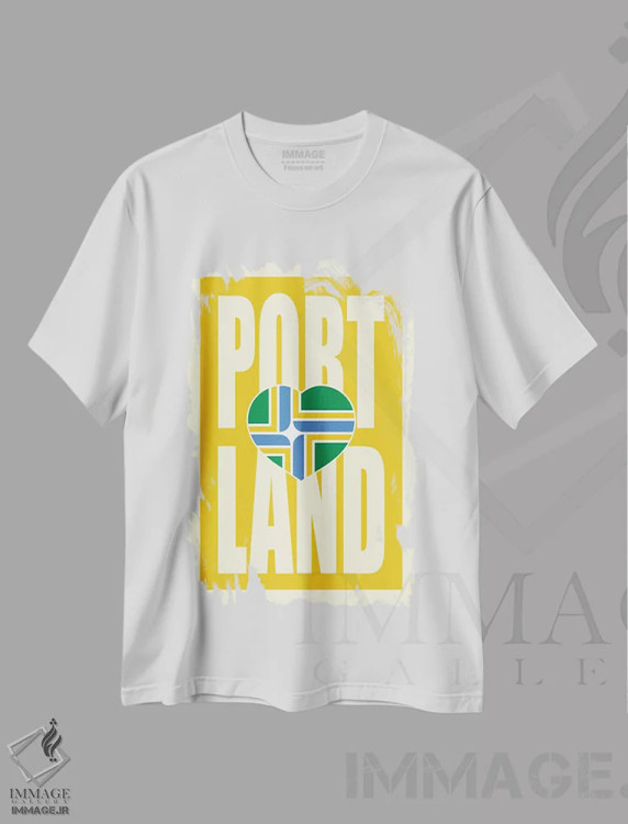 تیشرت سفید طرح دار پرچم تایپوگرافی پورتلند، هنر دیجیتال اثر پرینت های بنتون پارک | فروشگاه ایماژ