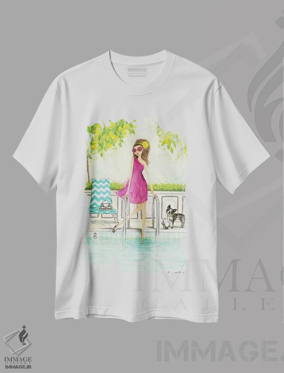 تیشرت سفید طرح دار آبتنی در استخر، دست نقاشی و طراحی دستی اثر بلا پیلار | immage.ir