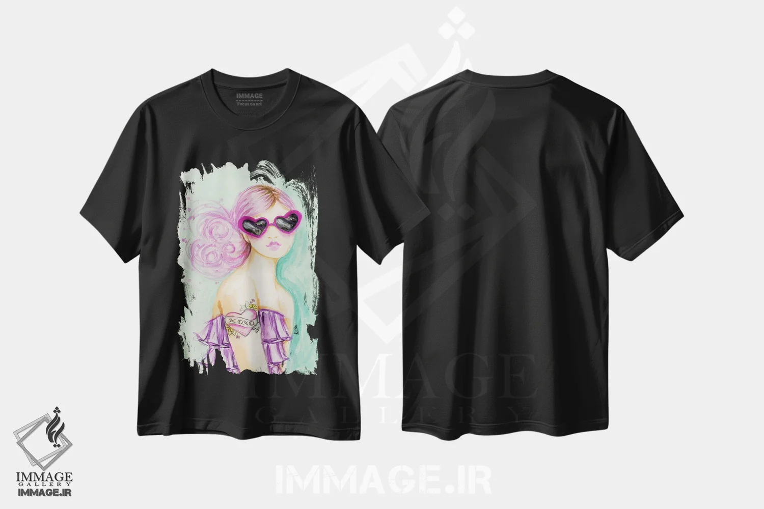تیشرت مشکی طرح دار بوس و بغل، مدیوم اثر بلا پیلار | immage.ir