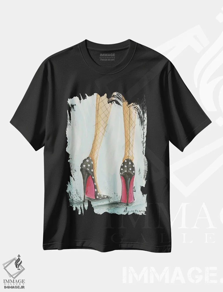 تیشرت مشکی طرح دار کفش پاشنه بلند خال خالی، مدیوم اثر بلا پیلار | فروشگاه ایماژ