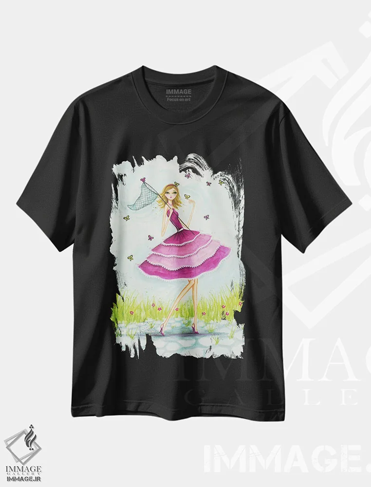 تیشرت مشکی طرح دار گرفتن پروانه، مدیوم اثر بلا پیلار | فروشگاه ایماژ