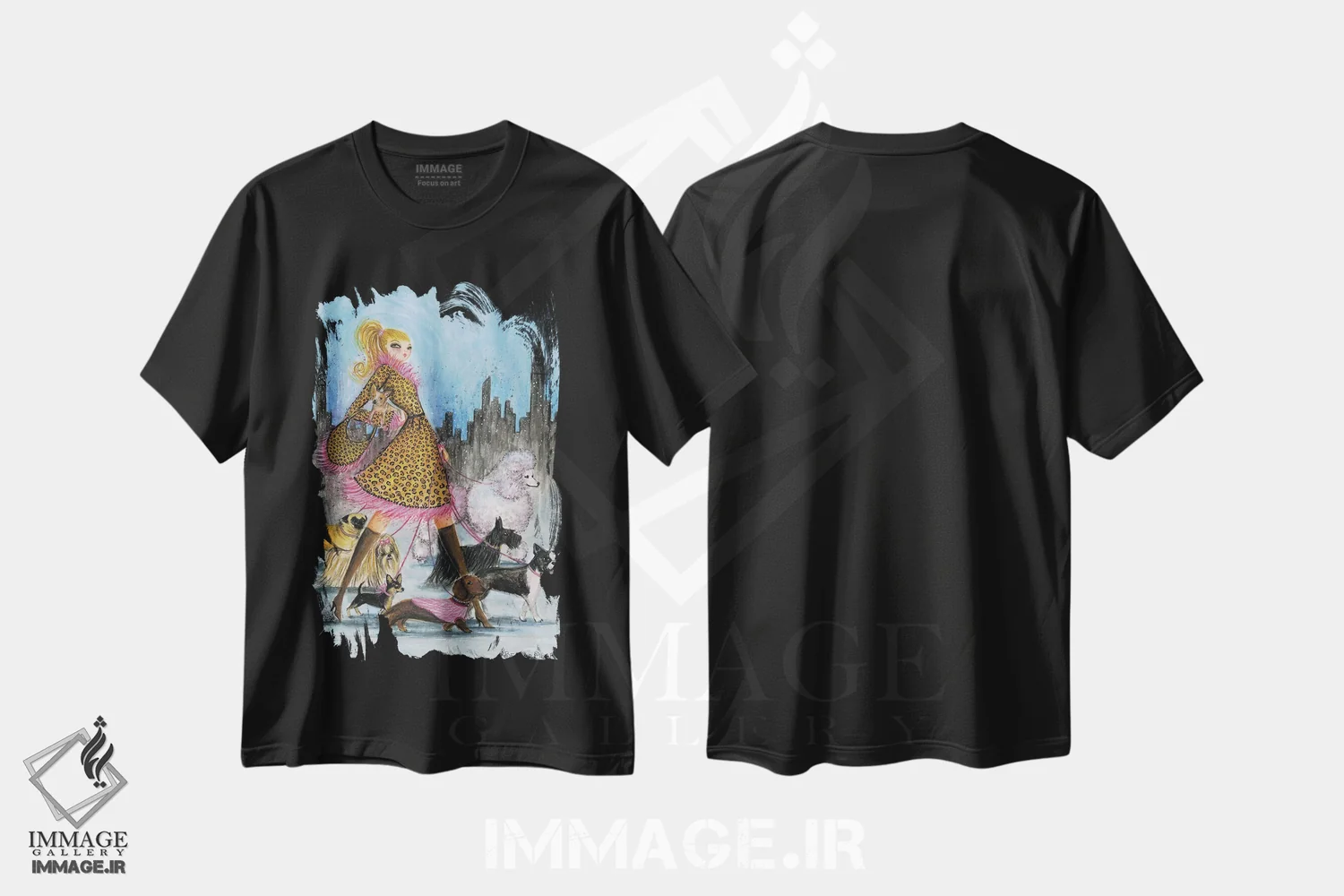 تیشرت مشکی طرح دار کسی که سگ گردانی می کند، مدیوم اثر بلا پیلار | immage.ir