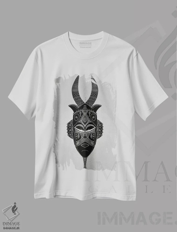 تیشرت سفید طرح دار نقاب قبیله ای شاخدار ۱، دکور آفریقایی اثر باروف | immage.ir