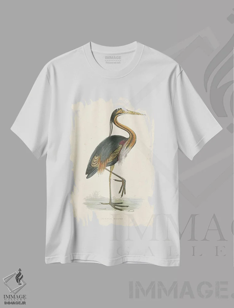 تیشرت سفید طرح دار حواصیل بنفش کلاسیک، تزئینی اثر بوِرلی آر موریس | immage.ir