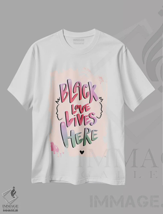 تیشرت سفید طرح دار اینجا عشق سیاه جاری است، هنر آمریکایی آفریقایی تبار اثر بری پیپنز | فروشگاه ایماژ