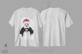 تیشرت سفید طرح دار پاندای بابانوئل، حیوانات کریسمسی اثر بالازس شولتی | فروشگاه ایماژ