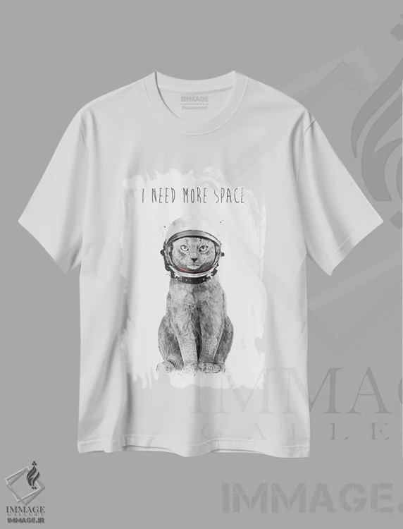 تیشرت سفید طرح دار به فضای بیشتری نیاز دارم، دست نقاشی و طراحی دستی اثر بالازس شولتی | فروشگاه ایماژ