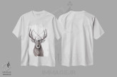 تیشرت سفید طرح دار گوزن کریسمس، دست نقاشی و طراحی دستی اثر بالازس شولتی | immage.ir