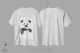 تیشرت سفید طرح دار پاندای بامزه، هنر دیجیتال سیاه و سفید اثر بالازس شولتی | immage.ir