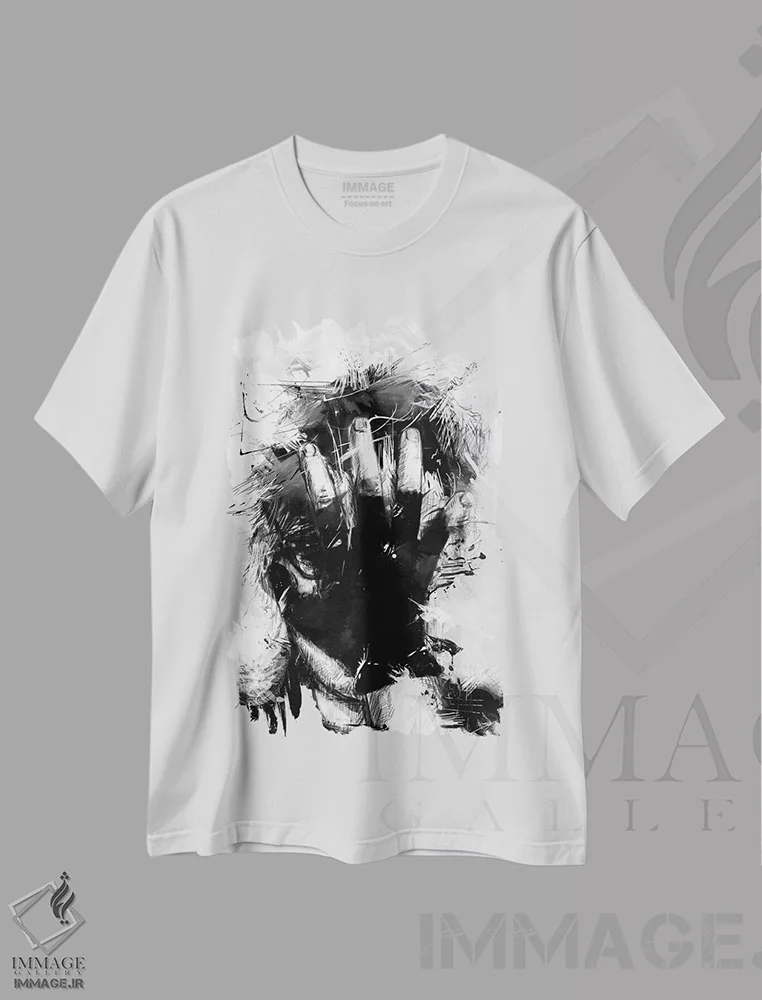 تیشرت سفید طرح دار پرتره، هنر دیجیتال سیاه و سفید اثر بالازس شولتی | فروشگاه ایماژ