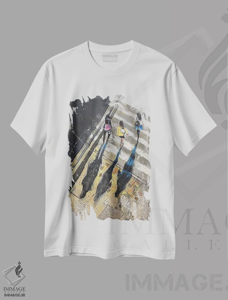 تیشرت سفید طرح دار خیابان در گرگ و میش، تزئینی اثر بوگدان شیپتنکو | immage.ir