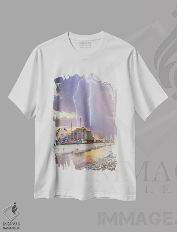 تیشرت سفید طرح دار هرج و مرج در ساحل دیتونا، عکاسی هوایی اثر برنت شاونور | immage.ir