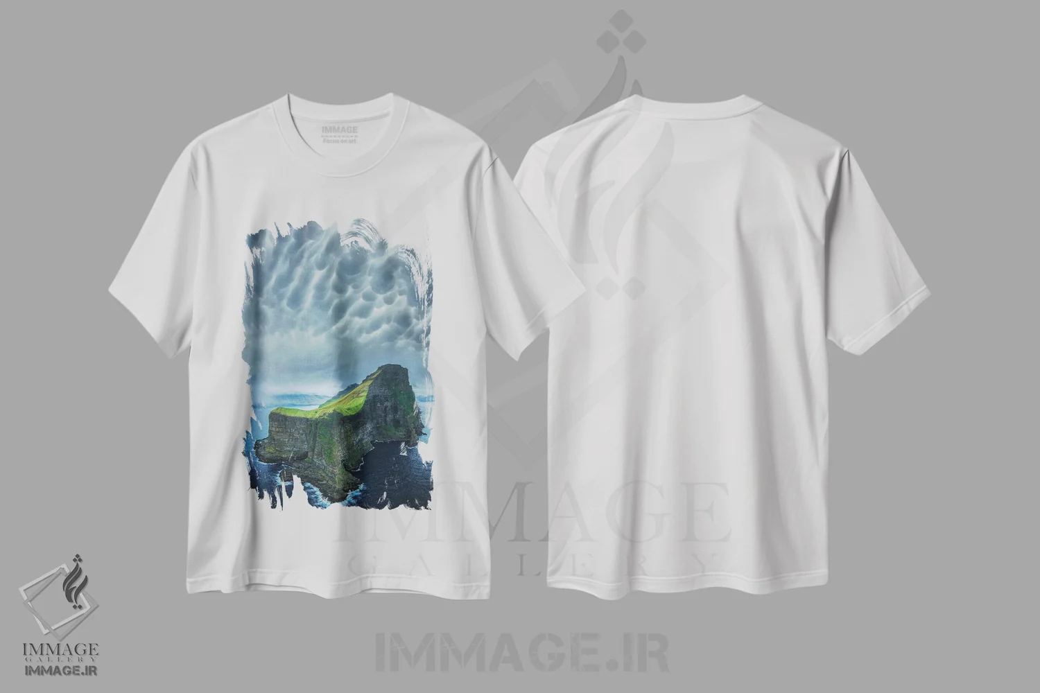 تیشرت سفید طرح دار جزایر فارو مه آلود، عکاسی هوایی اثر برنت شاونور | immage.ir
