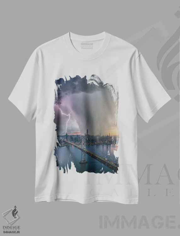 تیشرت سفید طرح دار وحشت در سان فرانسیسکو، عکاسی هوایی اثر برنت شاونور | فروشگاه ایماژ