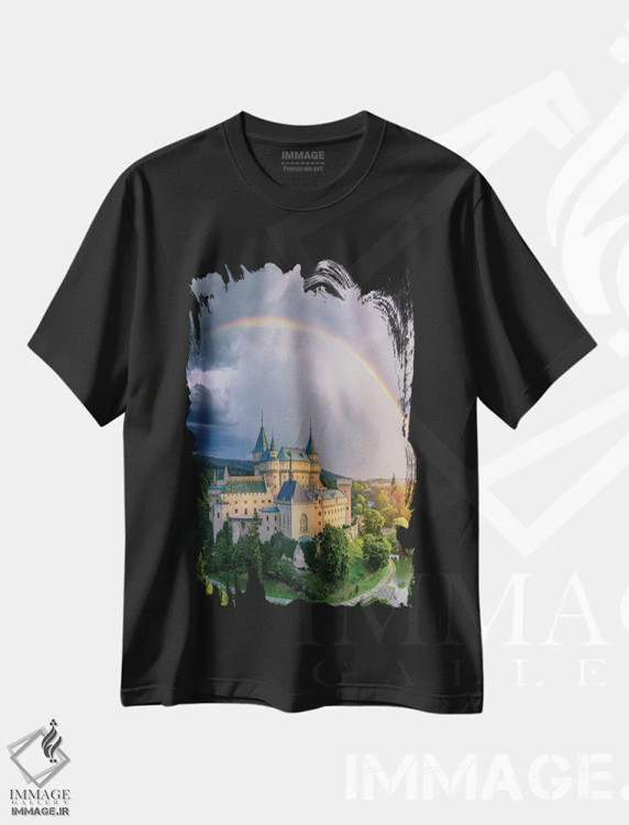 تیشرت مشکی طرح دار درخشش قلعه اسلواکی، عکاسی هوایی اثر برنت شاونور | immage.ir
