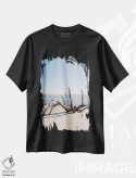 تیشرت مشکی طرح دار جزیره سالیوان XIII، مدیوم اثر بثانی یانگ | فروشگاه ایماژ