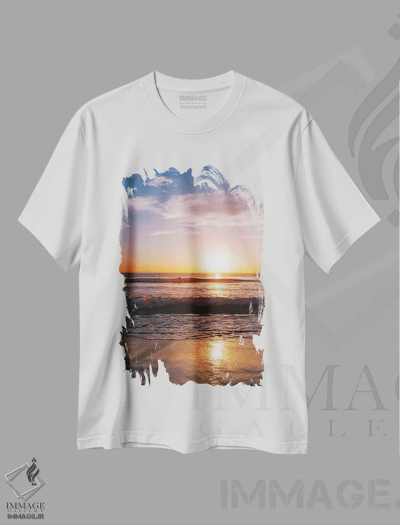 تیشرت سفید طرح دار موج سواران غروب IV، مدیوم اثر بثانی یانگ | immage.ir