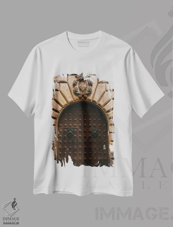تیشرت سفید طرح دار درهای بارسلونا، مدیوم اثر بثانی یانگ | immage.ir