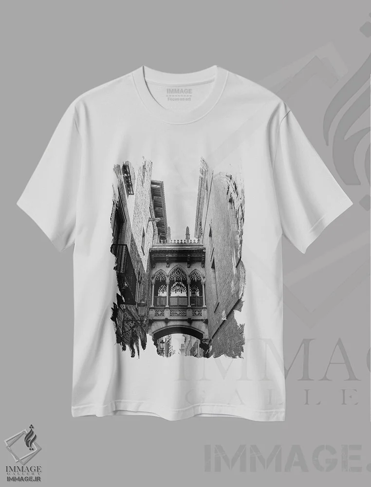 تیشرت سفید طرح دار منطقهٔ گوتیک بارسلونا، دکوراسیون جایگزین اثر بثانی یانگ | فروشگاه ایماژ