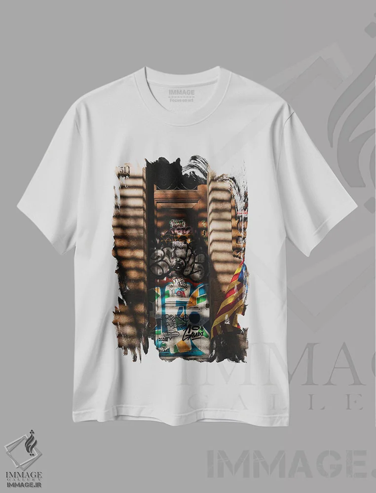 تیشرت سفید طرح دار سایه های بارسلونا، مدیوم اثر بثانی یانگ | فروشگاه ایماژ