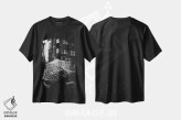 تیشرت مشکی طرح دار نیویورک بارانی شش، عکاسی سیاه و سفید اثر بثانی یانگ | immage.ir