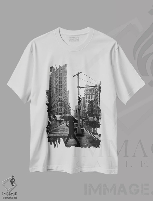 تیشرت سفید طرح دار نیویورک بارانی ۵، عکاسی سیاه و سفید اثر بثانی یانگ | فروشگاه ایماژ