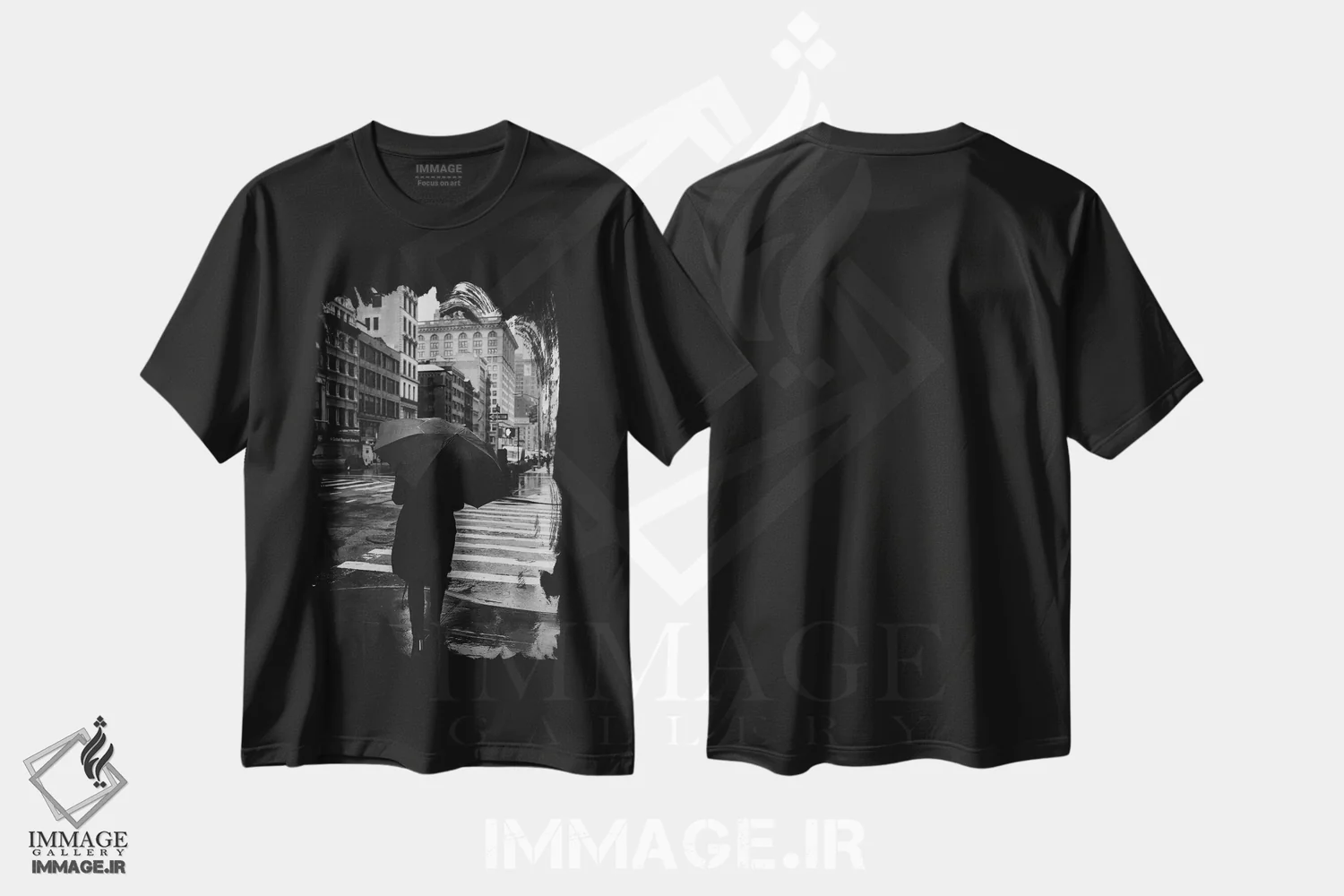 تیشرت مشکی طرح دار نیویورک بارانی ۹، عکاسی سیاه و سفید اثر بثانی یانگ | immage.ir