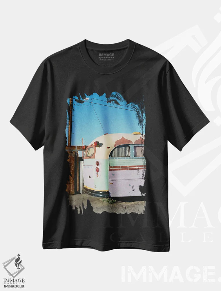 تیشرت مشکی طرح دار اتوبوس جاشوا تری روی نگاتیو، مدیوم اثر بثانی یانگ | فروشگاه ایماژ