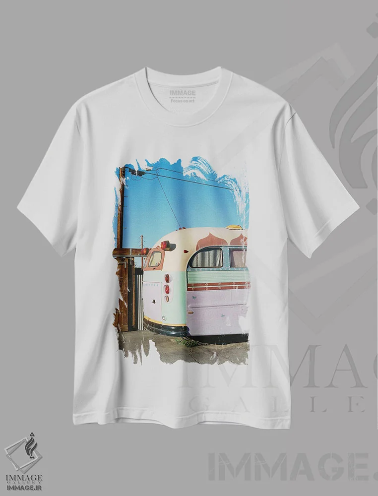 تیشرت سفید طرح دار اتوبوس جاشوا تری روی نگاتیو، مدیوم اثر بثانی یانگ | immage.ir