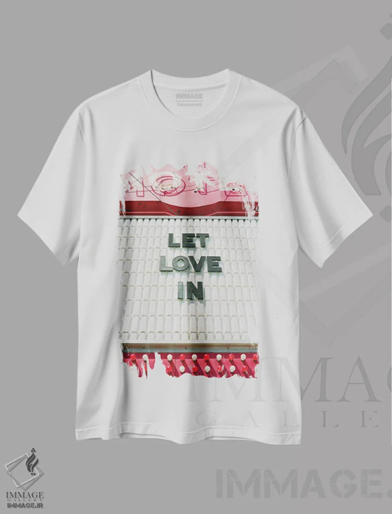 تیشرت سفید طرح دار عشق را بپذیر روی نگاتیو، مدیوم اثر بثانی یانگ | immage.ir