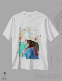 تیشرت سفید طرح دار دختر گاوچران صحرا، مدیوم اثر بثانی یانگ | فروشگاه ایماژ