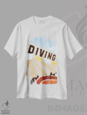 تیشرت سفید طرح دار شنا در تابستان تنسی، مدیوم اثر بثانی یانگ | immage.ir