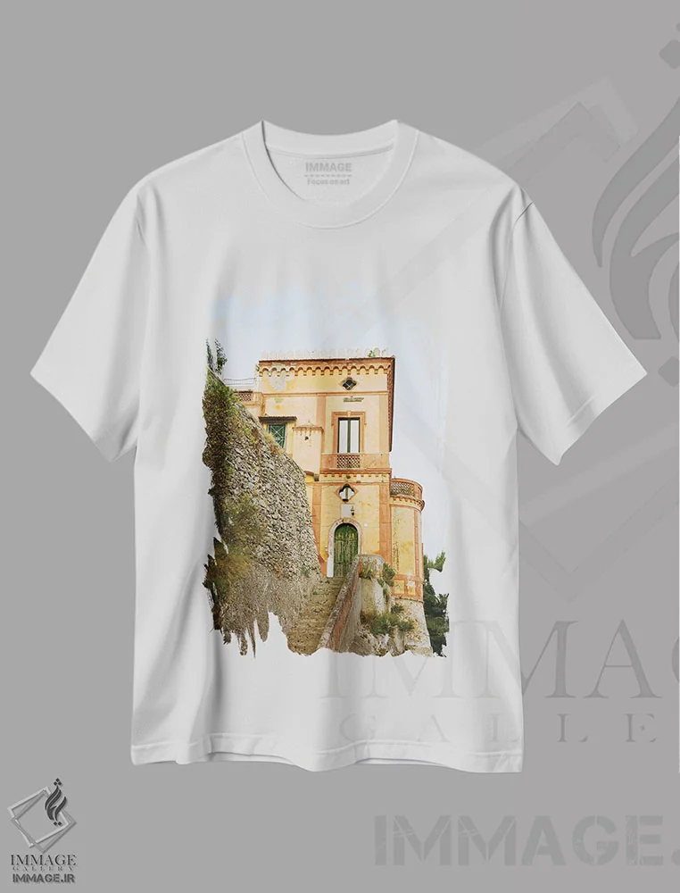 تیشرت سفید طرح دار ویلا ساحل آمالفی شماره سه روی فیلم، مدیوم اثر بثانی یانگ | immage.ir